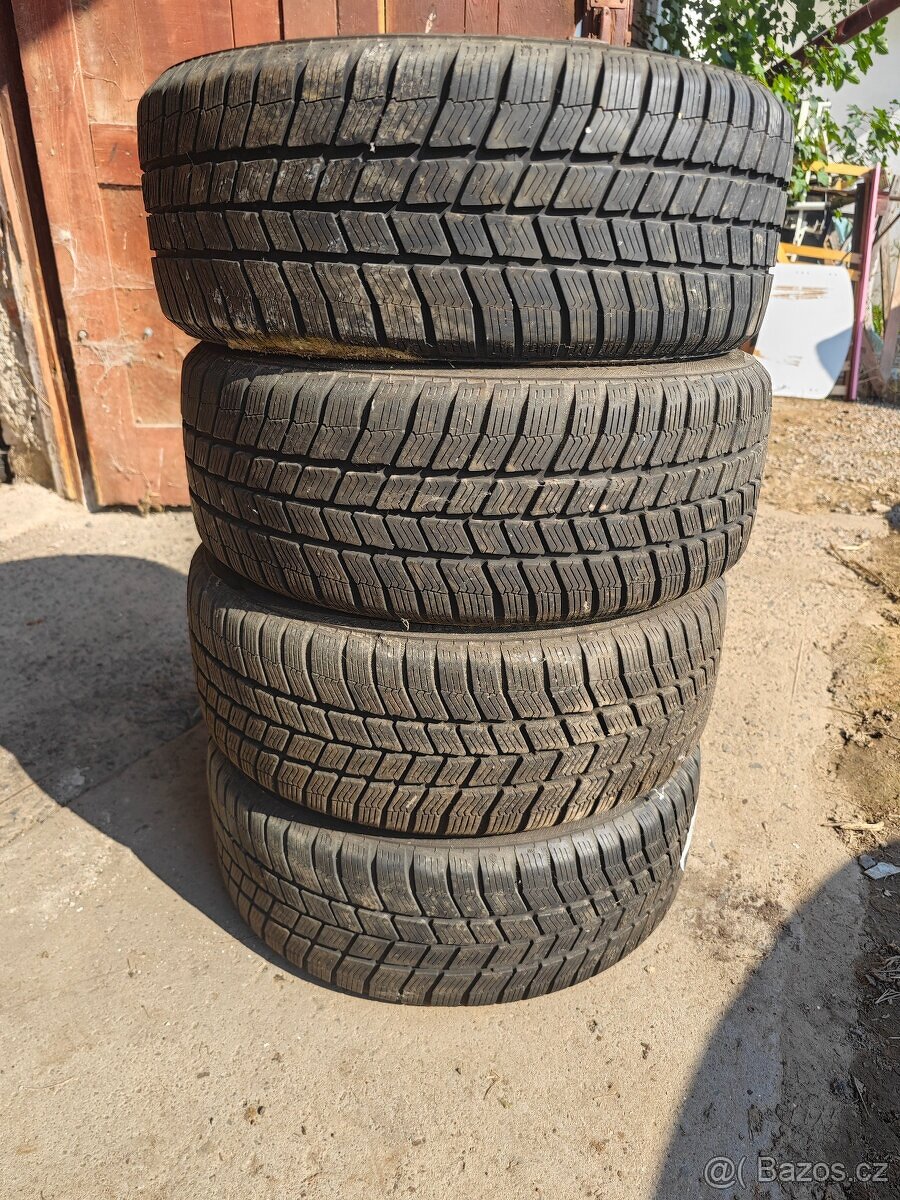 Prodám sadu disků 6,5Jx16H2 ET55 + zimní pneu 205/50/R16 - 6