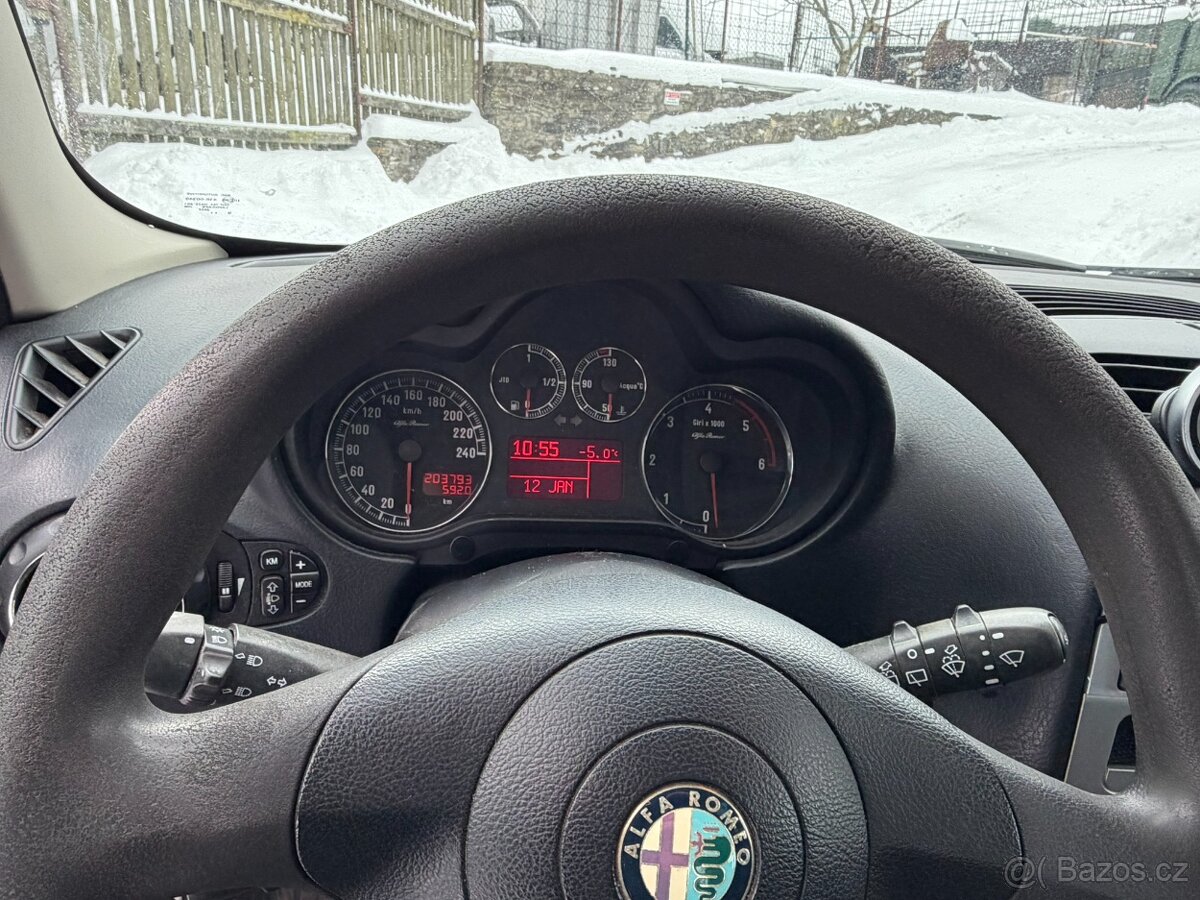 Alfa Romeo 147 1.9JTD - 6