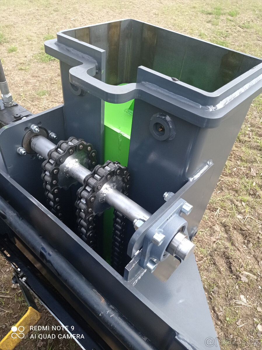 Zatloukač kůlů H225 - 6