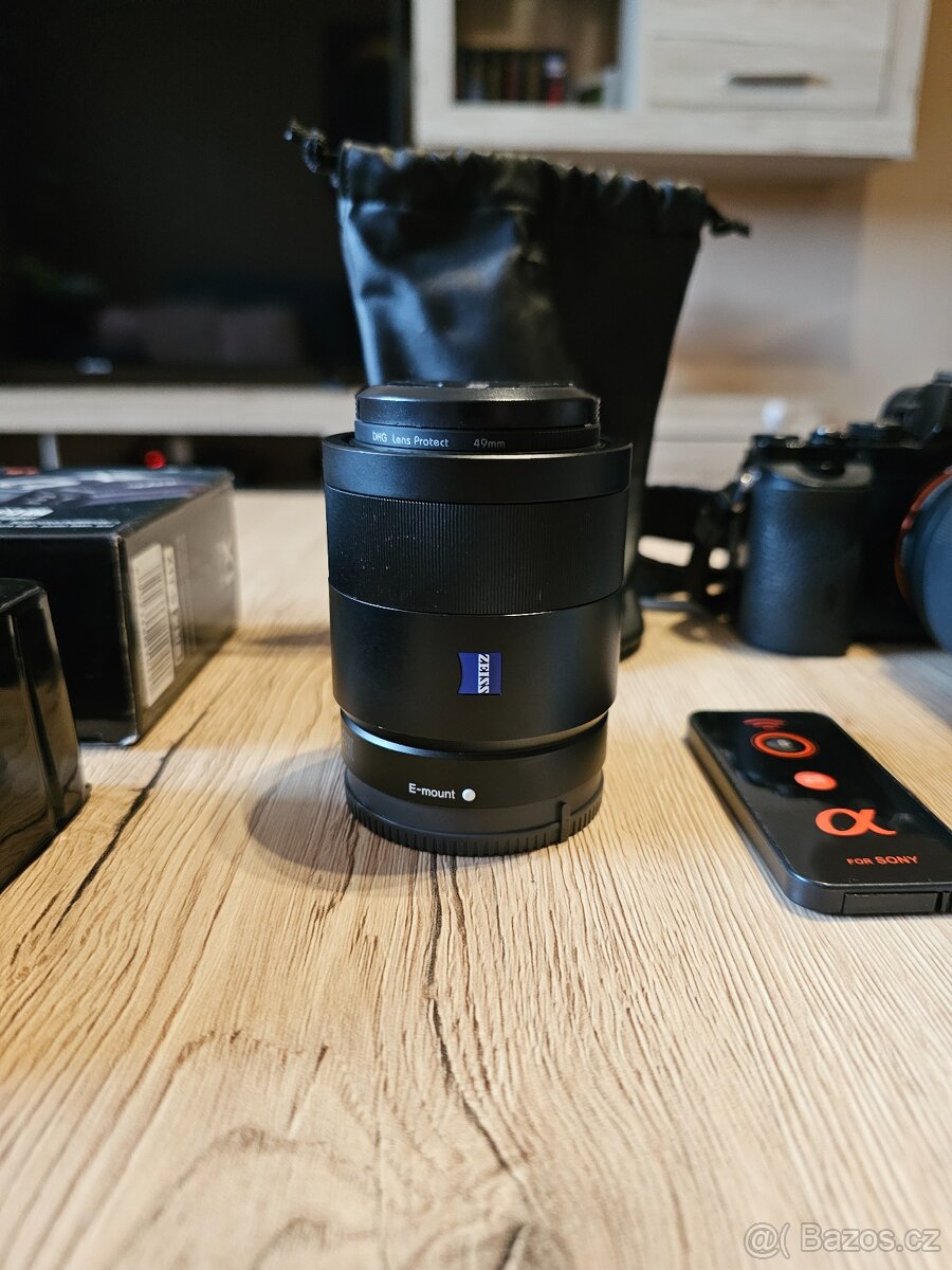 Sony Alpha A7 + prislusenstvi + objektivy - ZEISS 55mm - 6