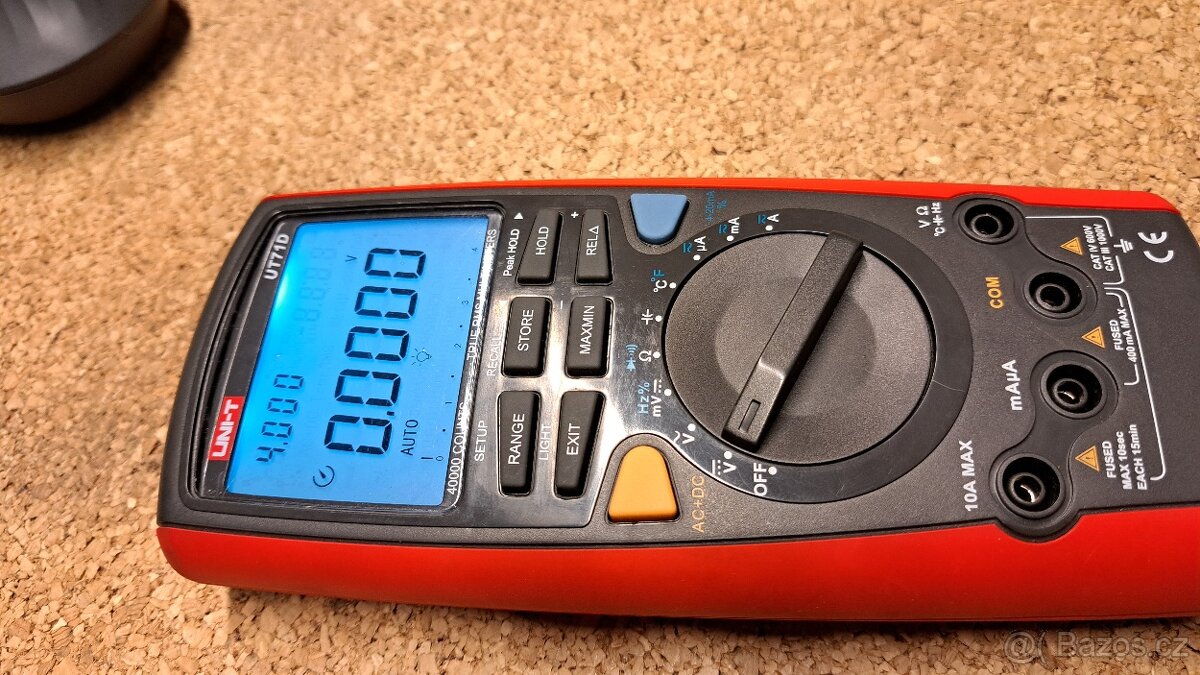 Velmi přesný TRMS multimetr UNI-T UT71D ±0,05% - 6