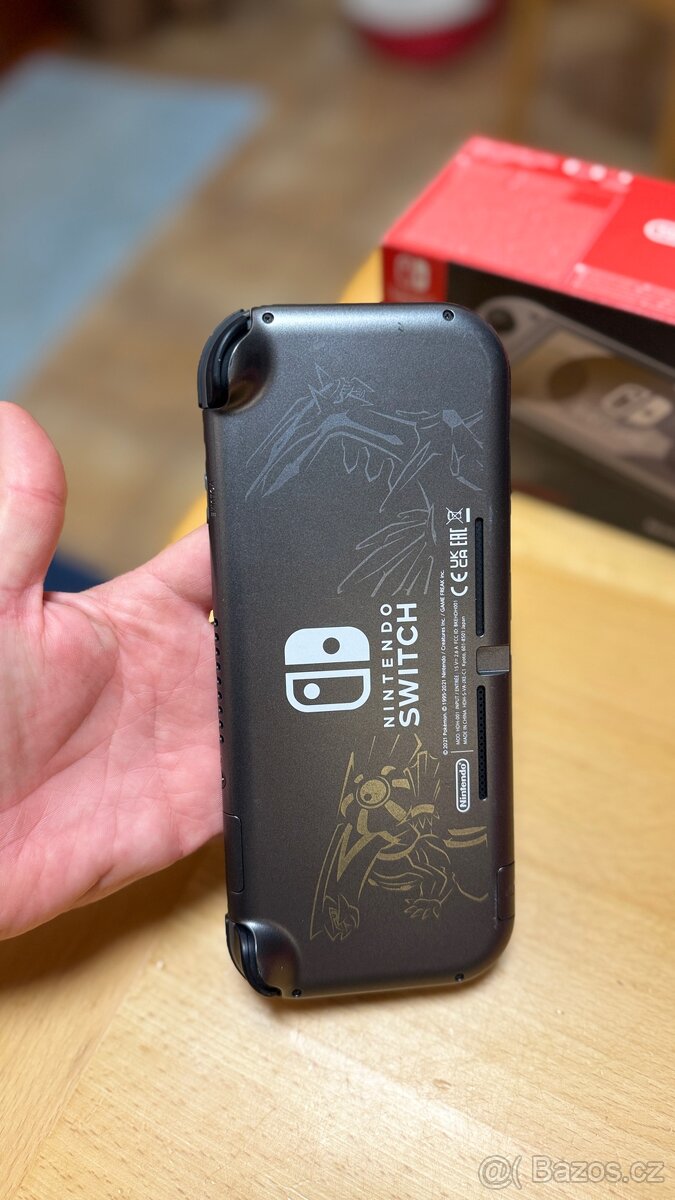 Nintendo Switch Lite Pokemon edice - 6