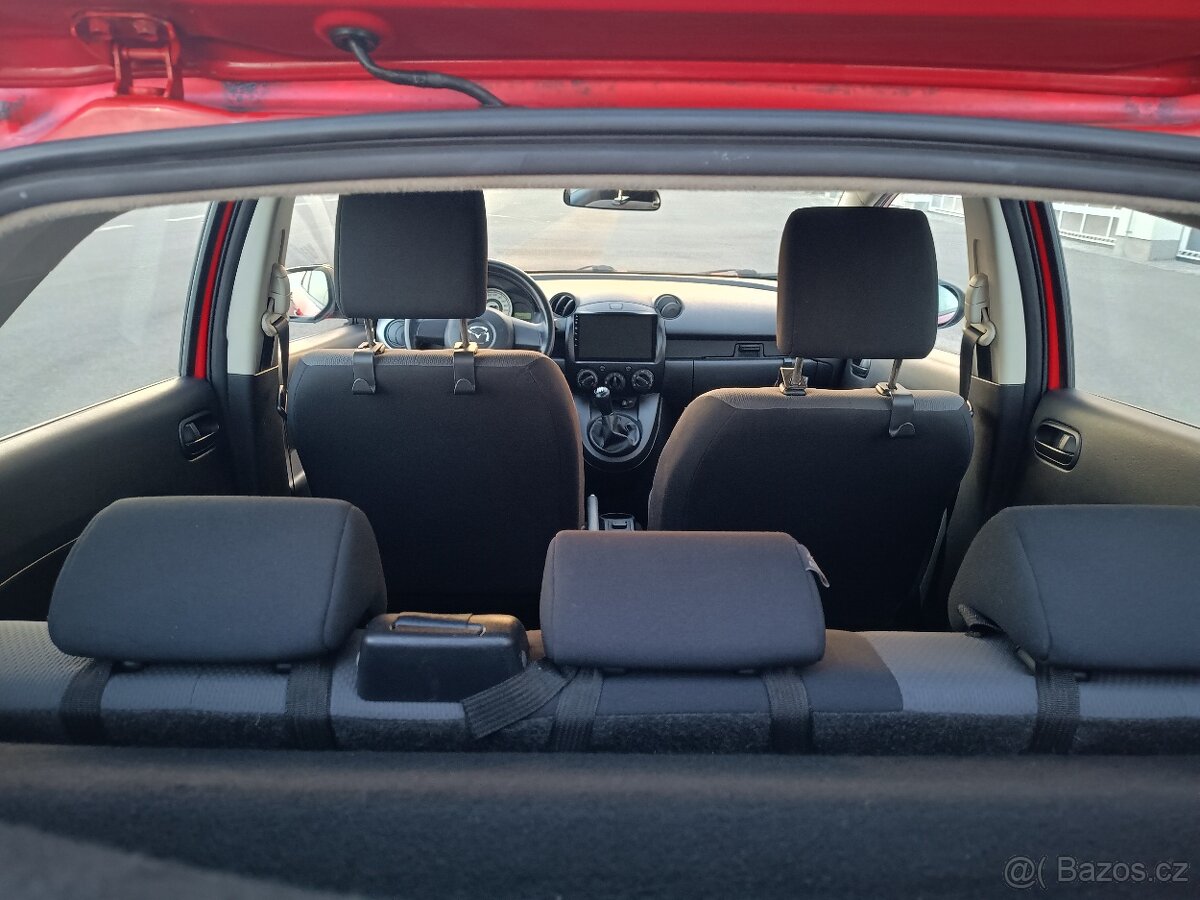 Mazda 2 - 6