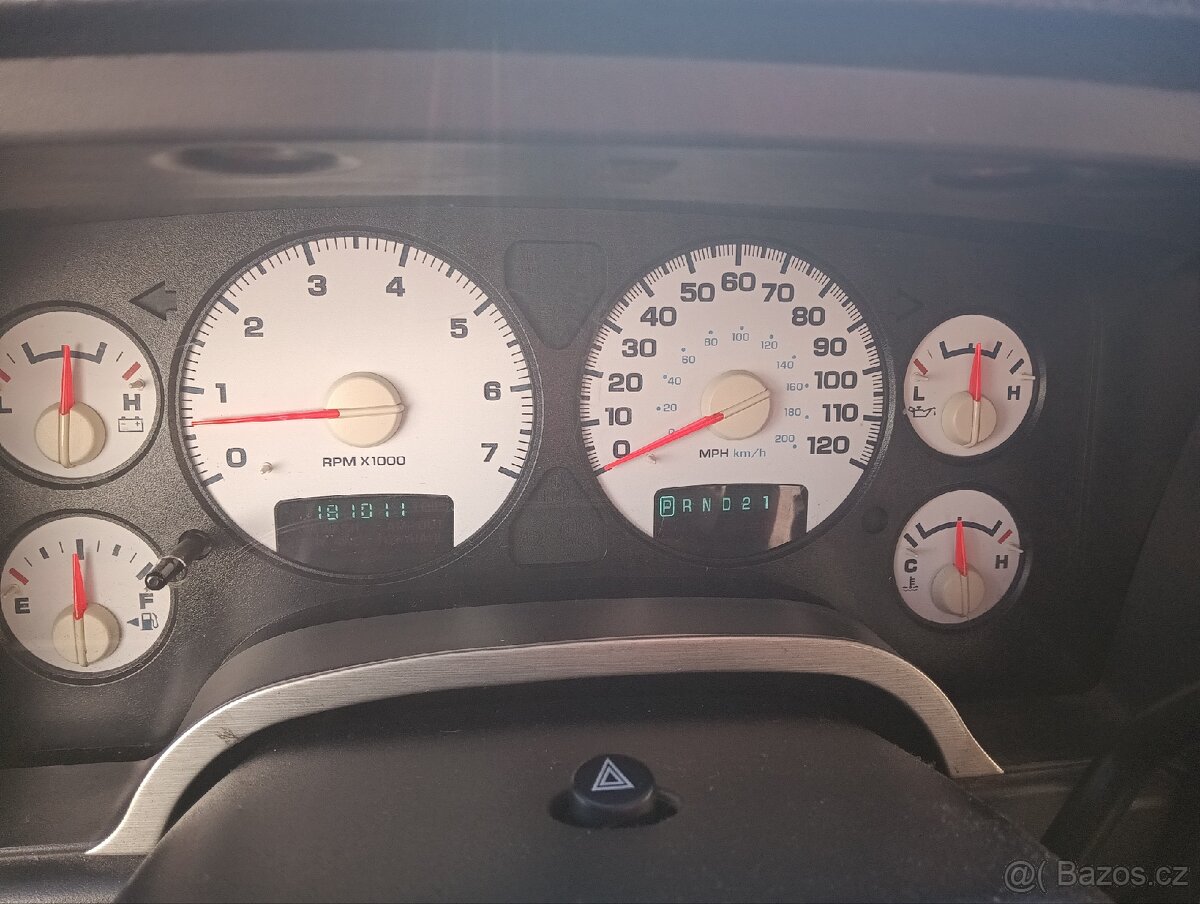 Dodge RAM 1500 5,7 - 6