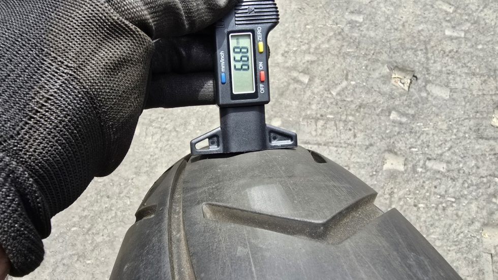 Metzeler 140/80/17, DOT4019 - 6