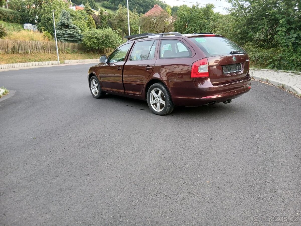 Š-OCTAVIA COMBI AMBIENTE 1.8TSI rok 2010 STK 7/2028 - 6