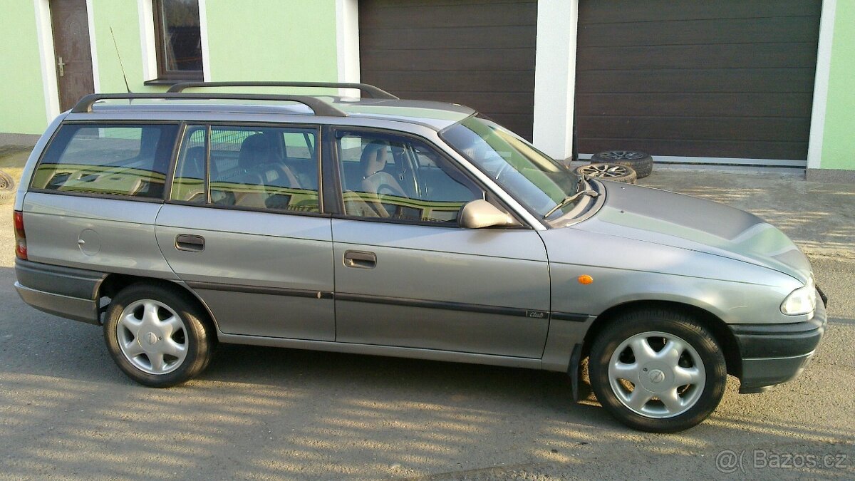 Opel Astra F caravan 18 16V - 6