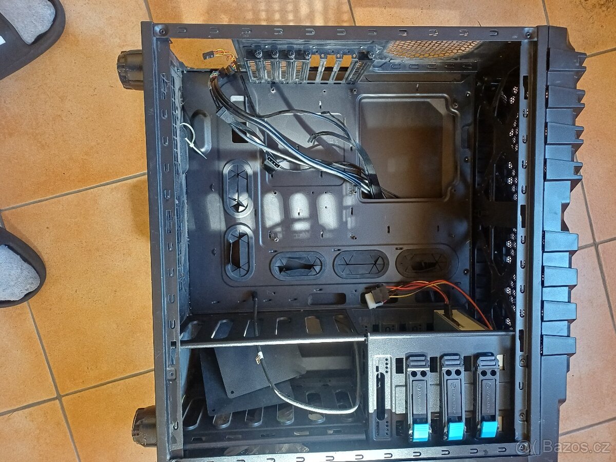 Prodám starší herní PC bednu Thermaltake - 6
