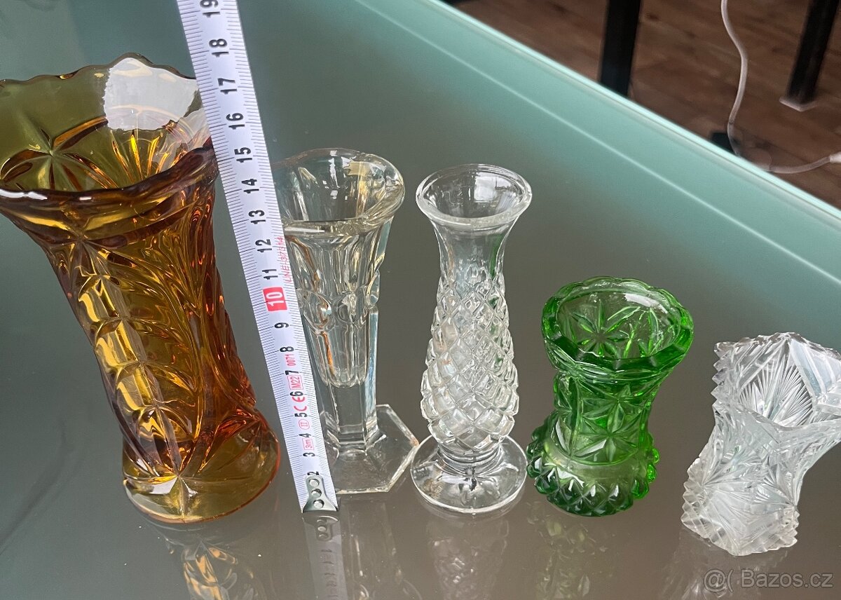 Staré skleněné vázičky z chalupy – sada 5 ks - 6