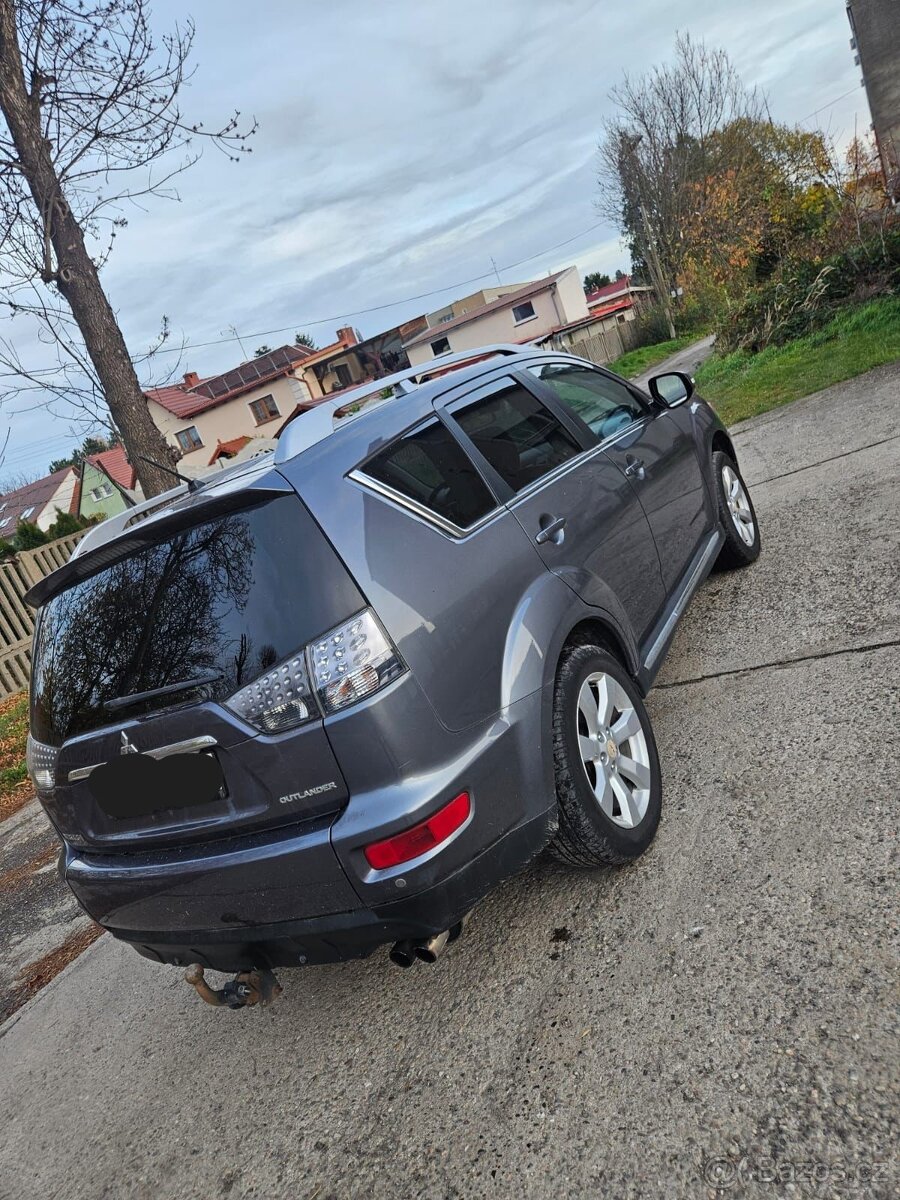 MITSUBISHI OUTLANDER 2.0DI-D 4WD//103KW//4X4//NAVI//XENON - 6
