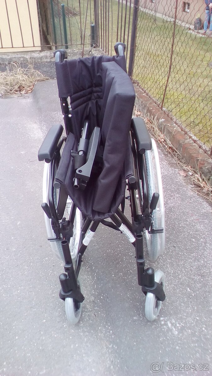 INVALIDNÍ VOZÍK 47cmZADNÍ BRZDY-lze zaslat PO ČR - 6