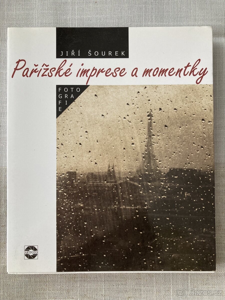 Knihy, kniha o Paříži - 6