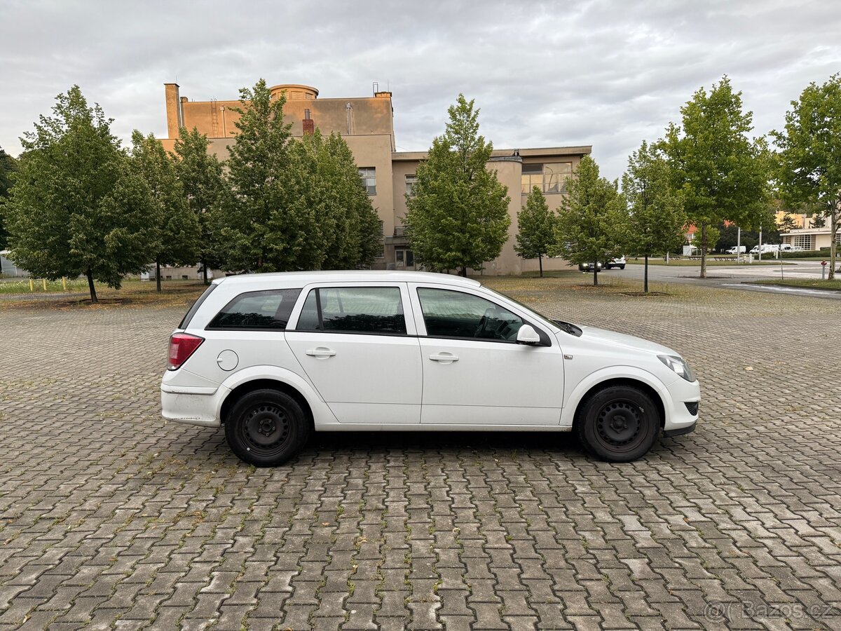 Opel Astra Combi 1.7CDTI 1.MAJITEL ČR DPH - 6