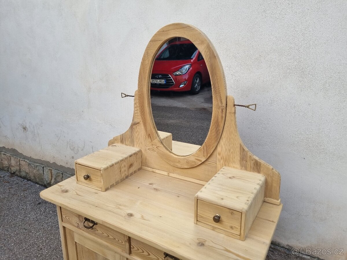 KRÁSNÝ STARÝ SPODEK - TOALETKA - 6