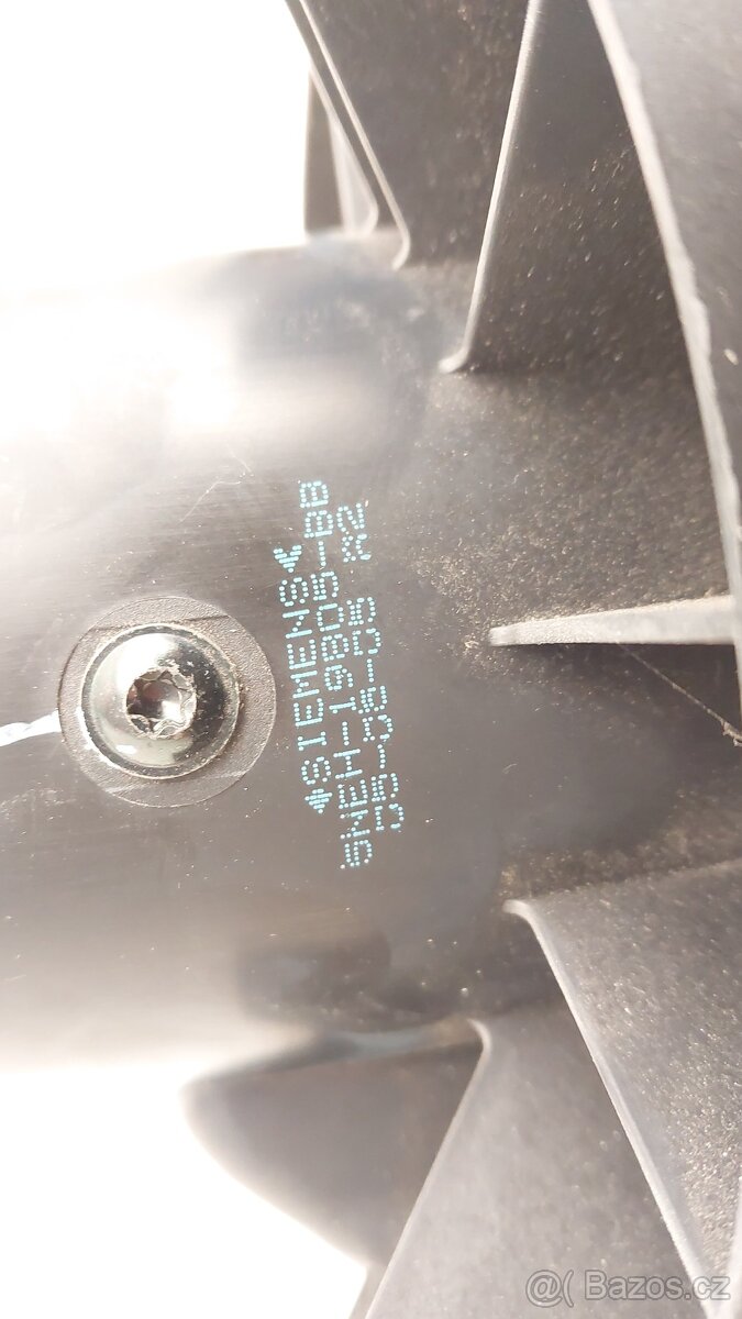 Nissan Navara a Pathfinder : Ventilátor topení - 6