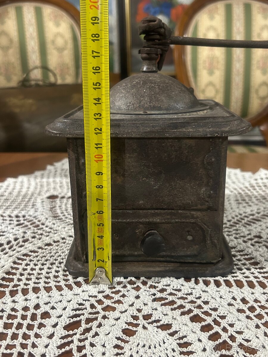 Starožitný plechový kávomlýnek - 6