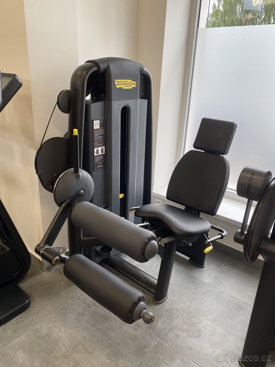 Technogym Selection 2 -17 strojů- krásný stav - 6