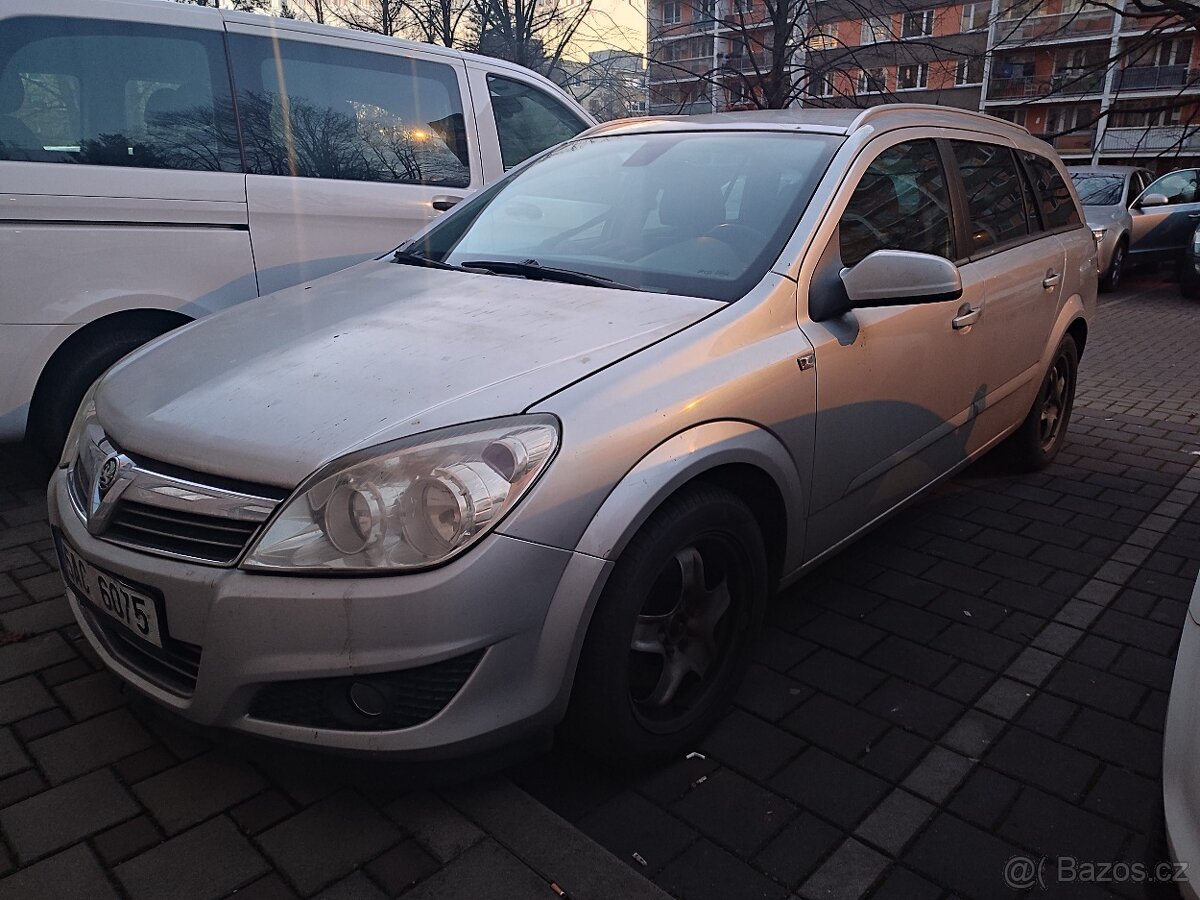 Opel Astra kombi 2009 - 6