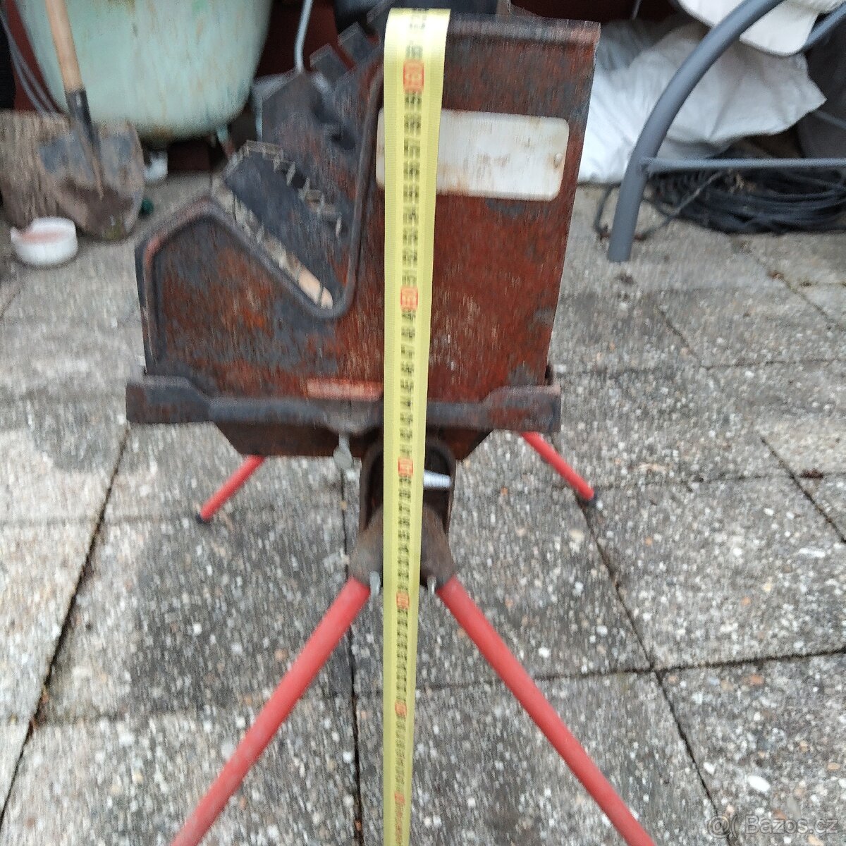 Malý, přenosný, rozkládací gril. - 6