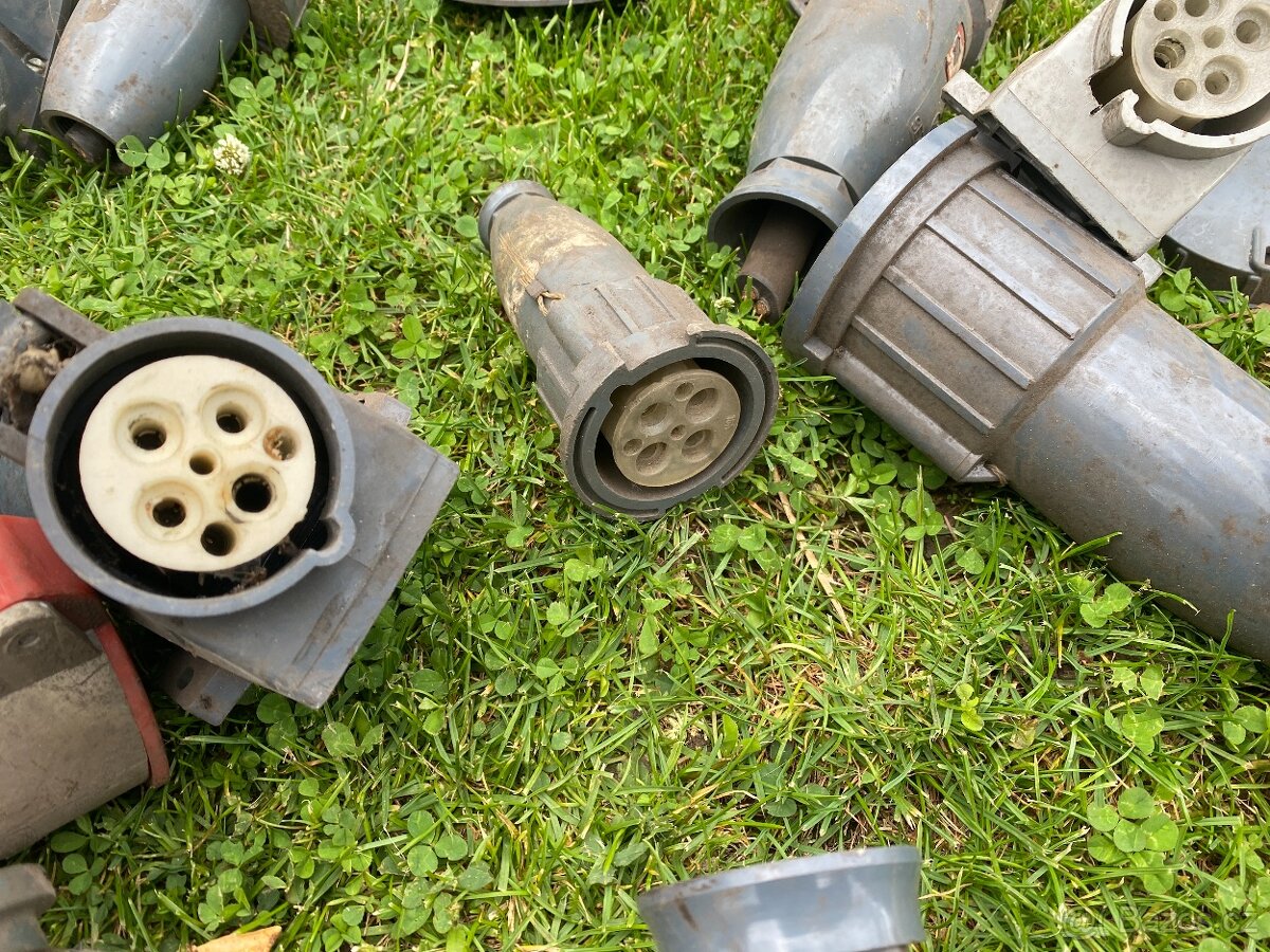 Zásuvka zástrčka 380V prodlužovací kabel 380V - 6