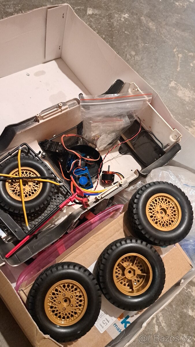 RC auto Tamiya CC01 - 6