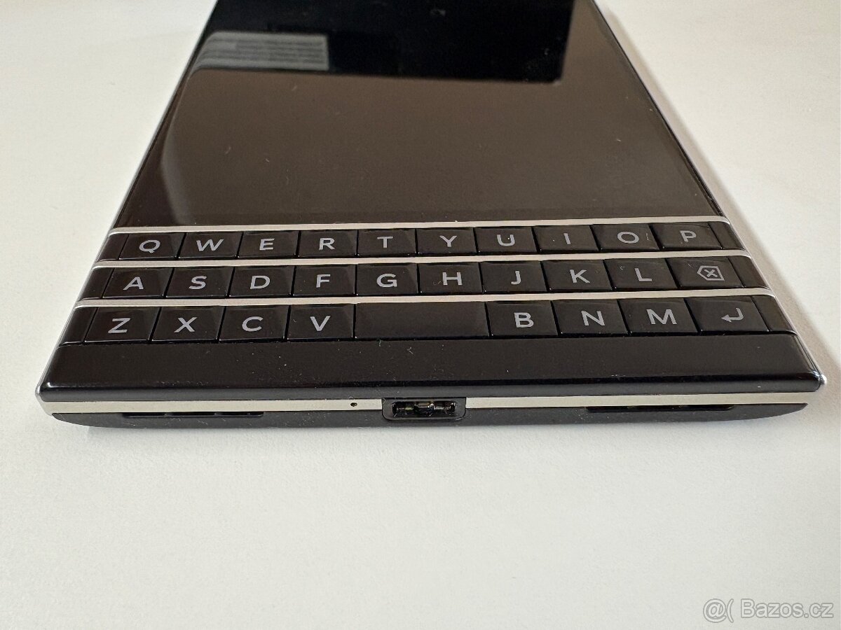 Blackberry Passport Q30 - 6
