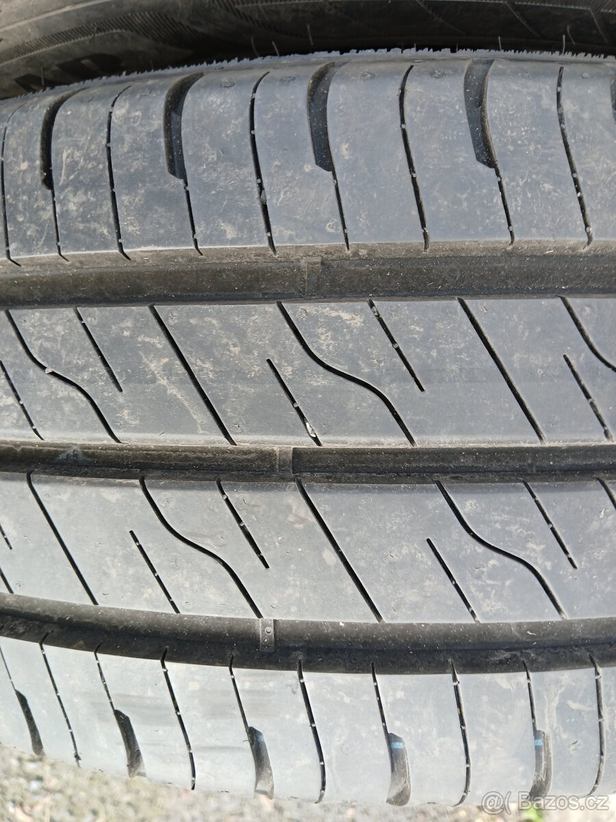 4x GOOD YEAR EFFICIENT GRIP 215/65/16C - 6