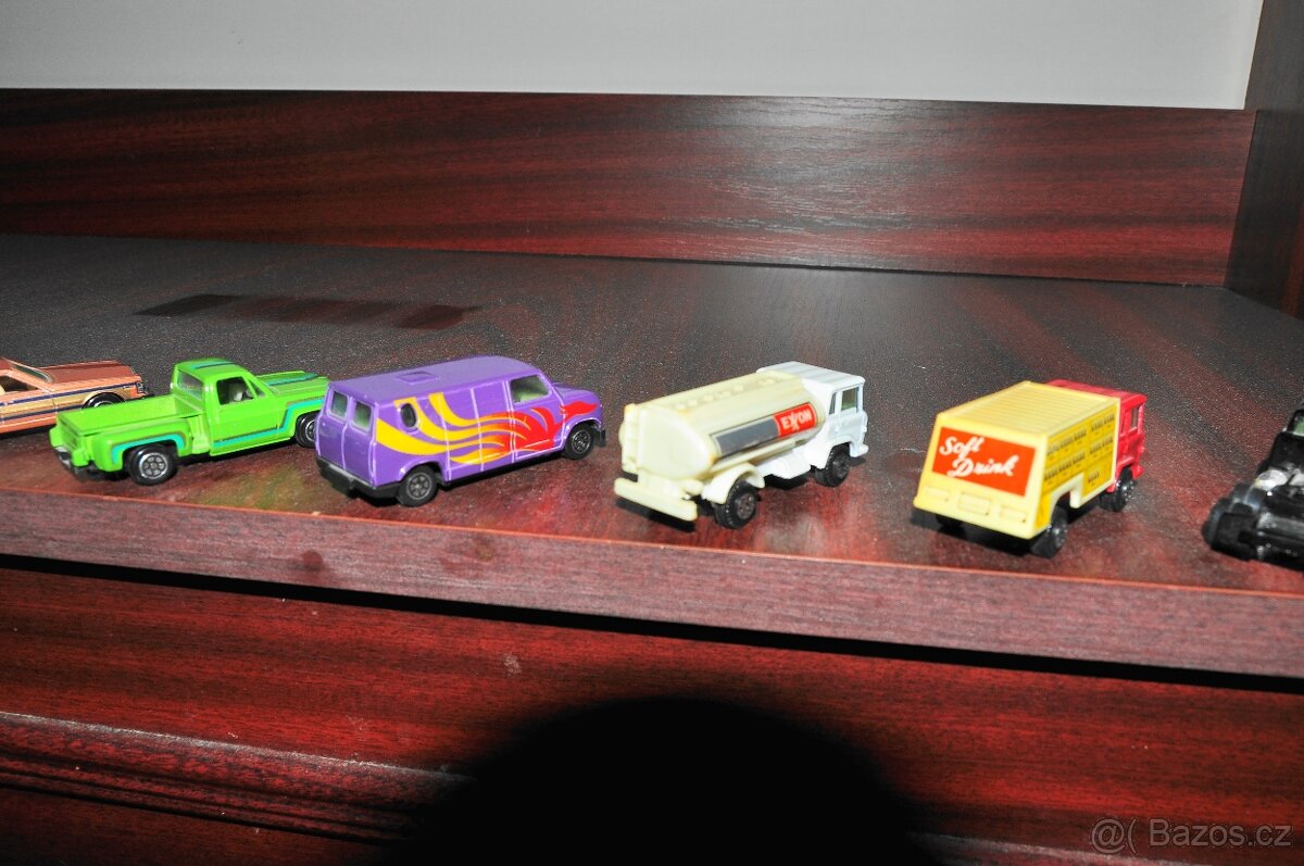 STARÉ AUTÍČKA, 8 KUSŮ - 6