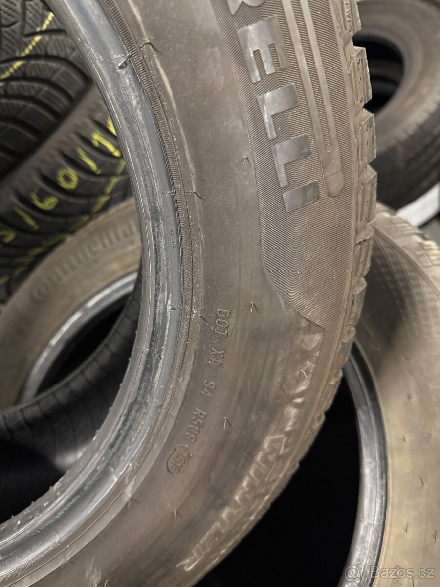 prodám zimní 215/60/16 Pirelli - 6