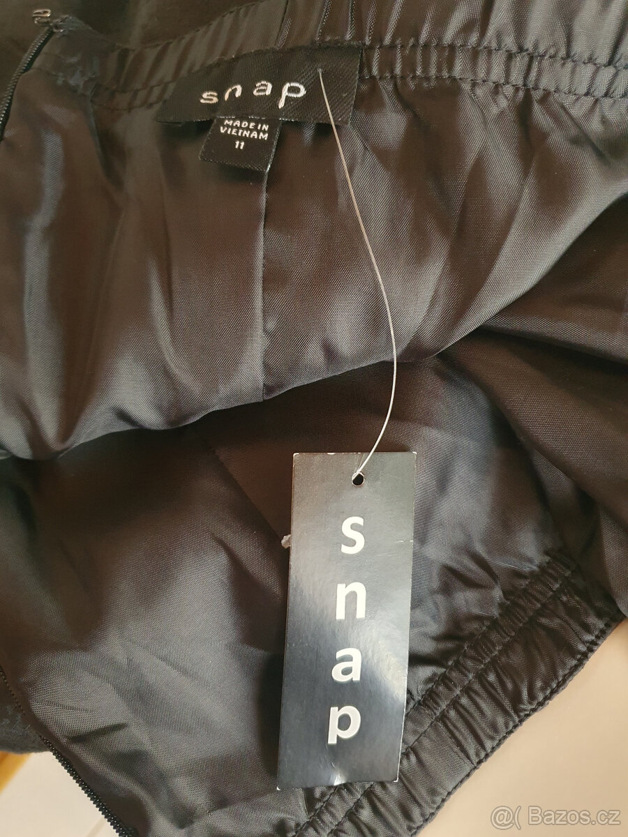 Společenské šaty bez ramínek - 6