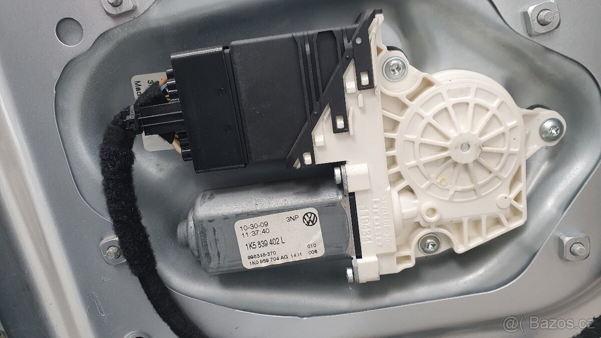 VW Golf 5, Jetta,Octavia 2, interiér, kapota aj. - 6