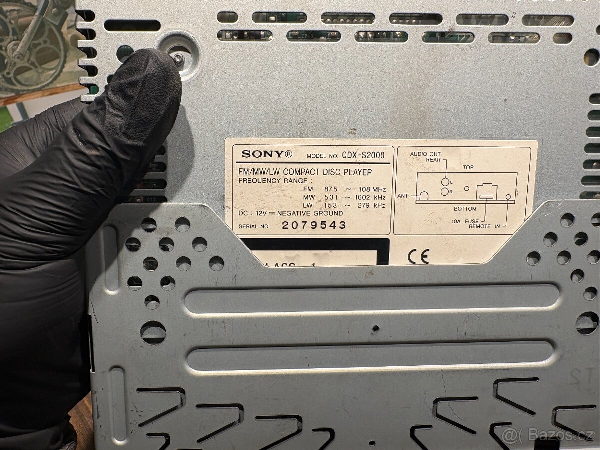 SONY CDX-S2000–Veterán - GOLF, Audi, červené podsvícení, - 6