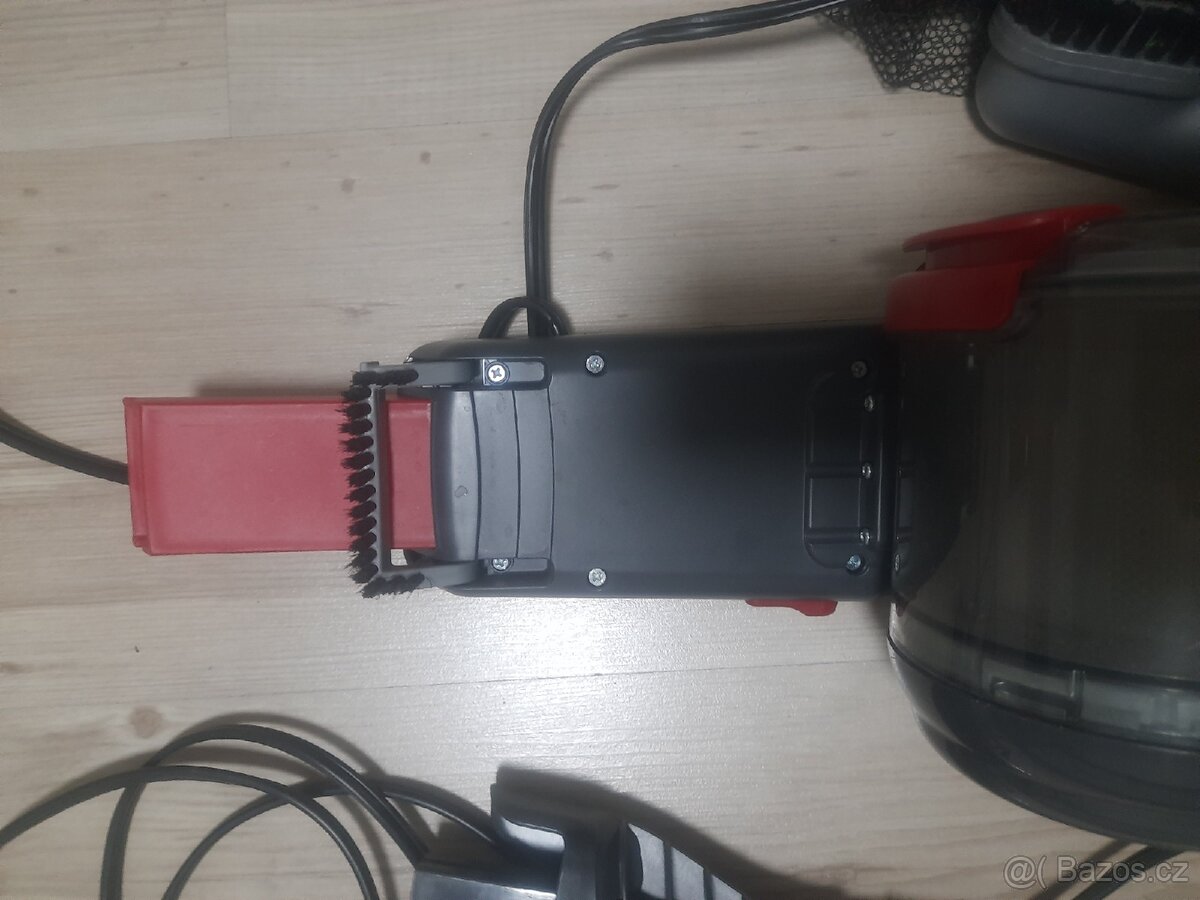 Ruční vysavač Black Decker - 6