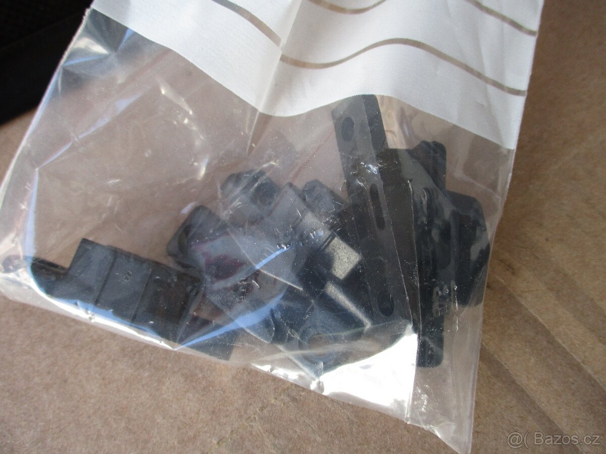 Okno č. 1 ke karavanu HOBBY - rok 2014 - 6