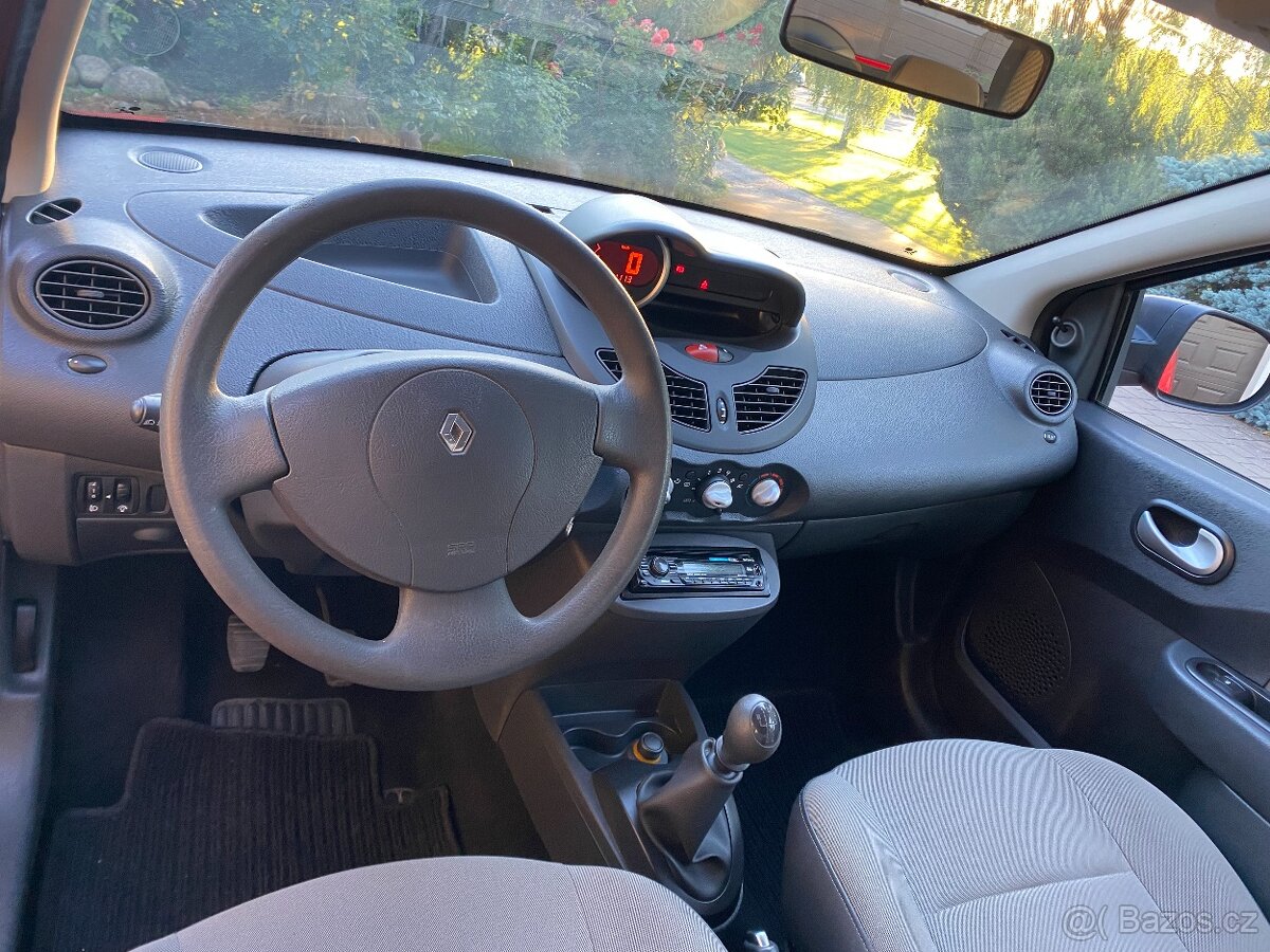 Renault TWINGO II 1.2i 8V 43kW 2011 model 2012 - 6