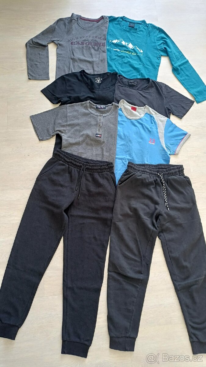 SET: chlapecké tepláky + trička vel. S - 6
