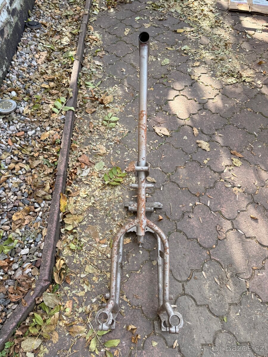 ČZ 150c rám - 6