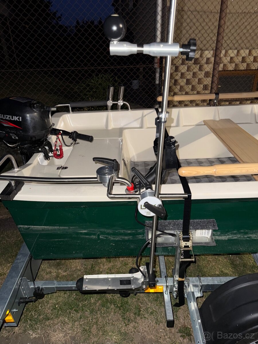 Držák echolotu - sondy, sonar, člun, loď, LiveSonar Holder - 6