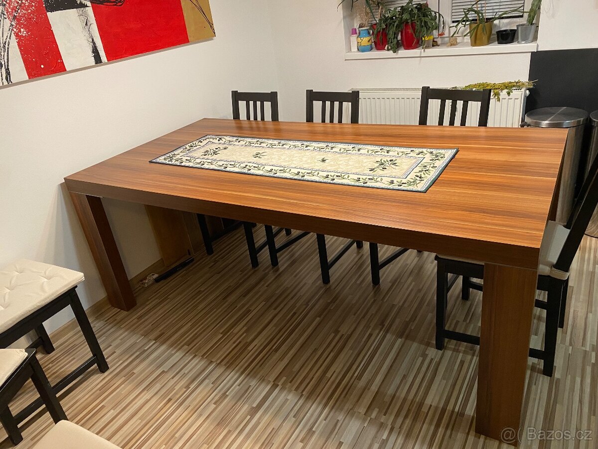 Jídelní stůl - 6