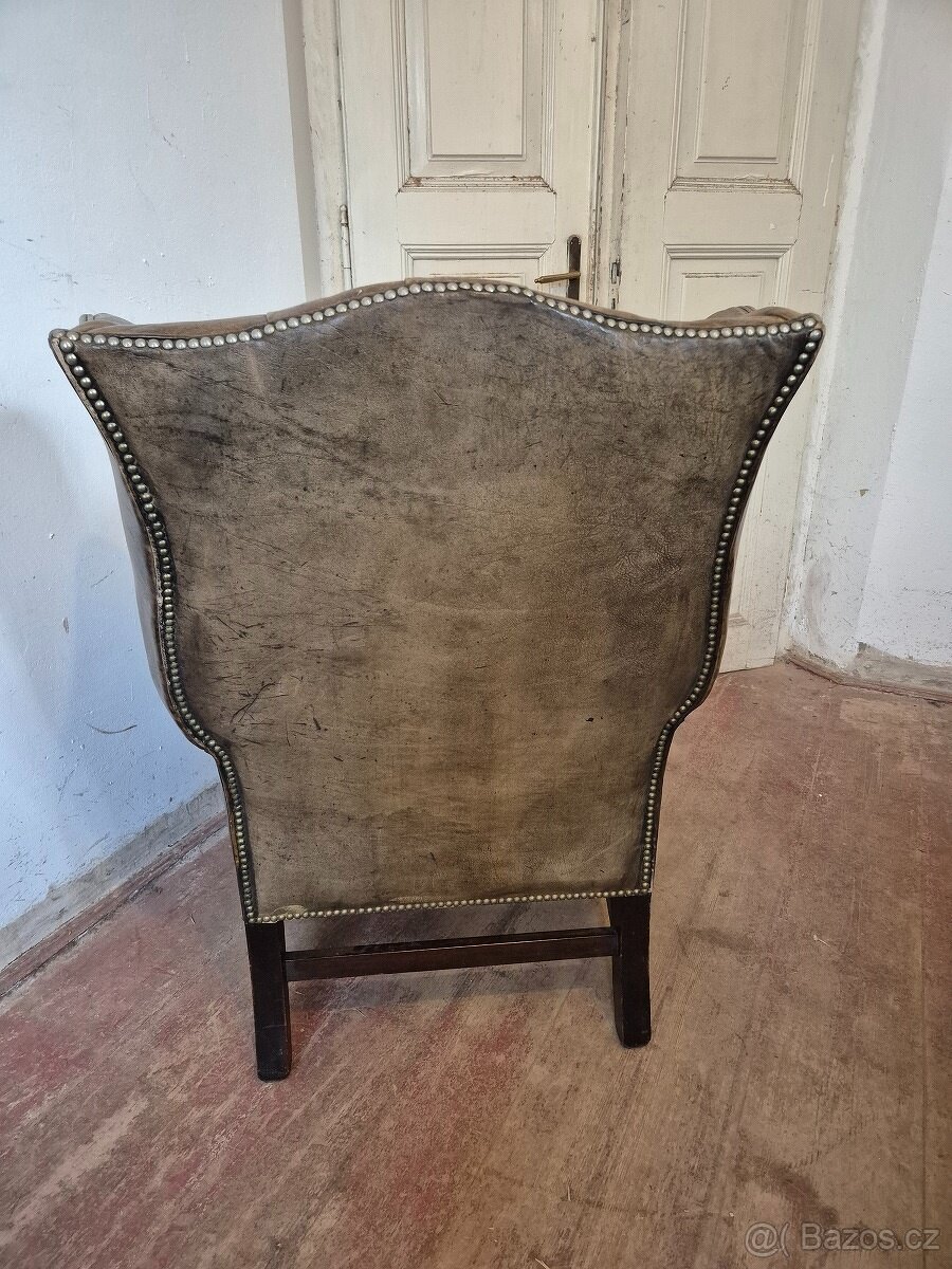 ZELENÉ KOŽENÉ KŘESLO - UŠÁK VE STYLU CHESTERFIELD - 6