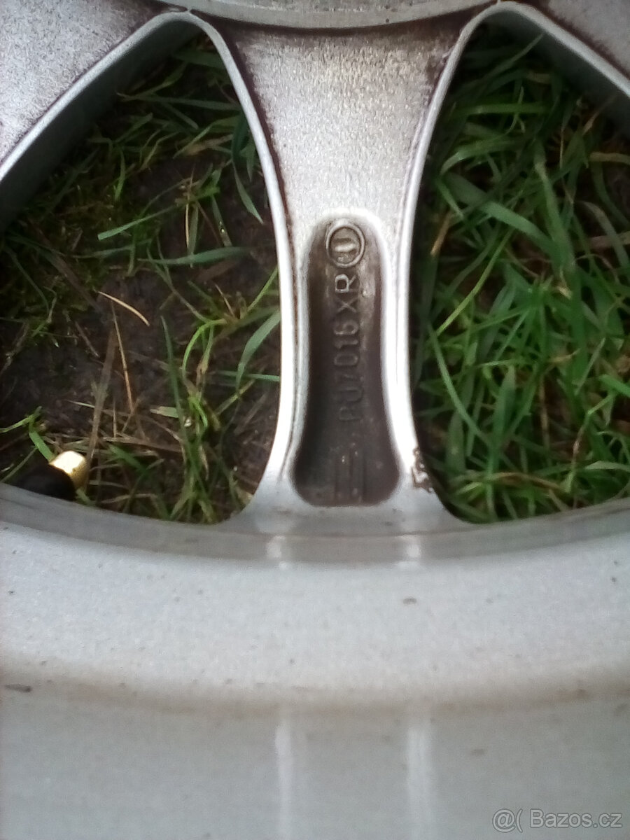 Prodám hliníková kola na vozidla Renault - 6