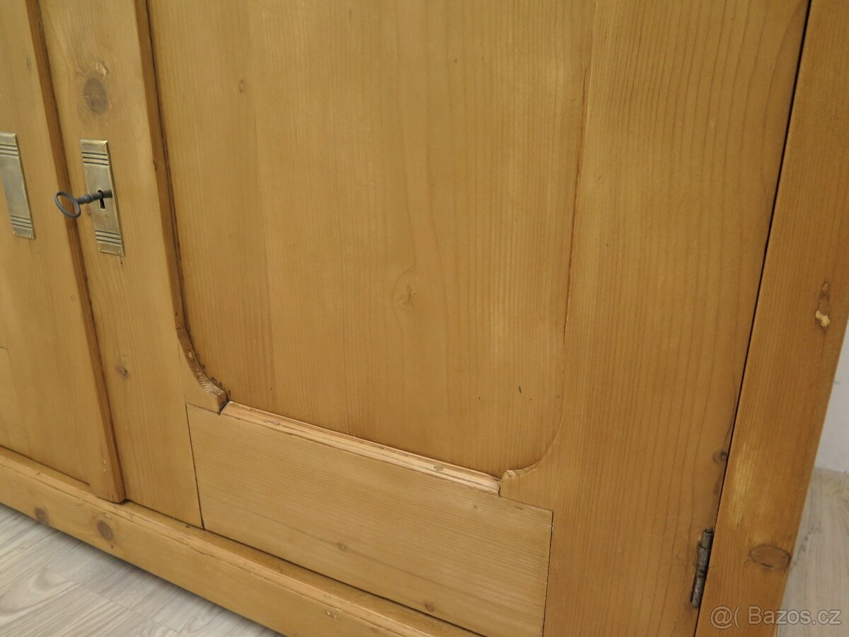 Kredenc z masivu - 6