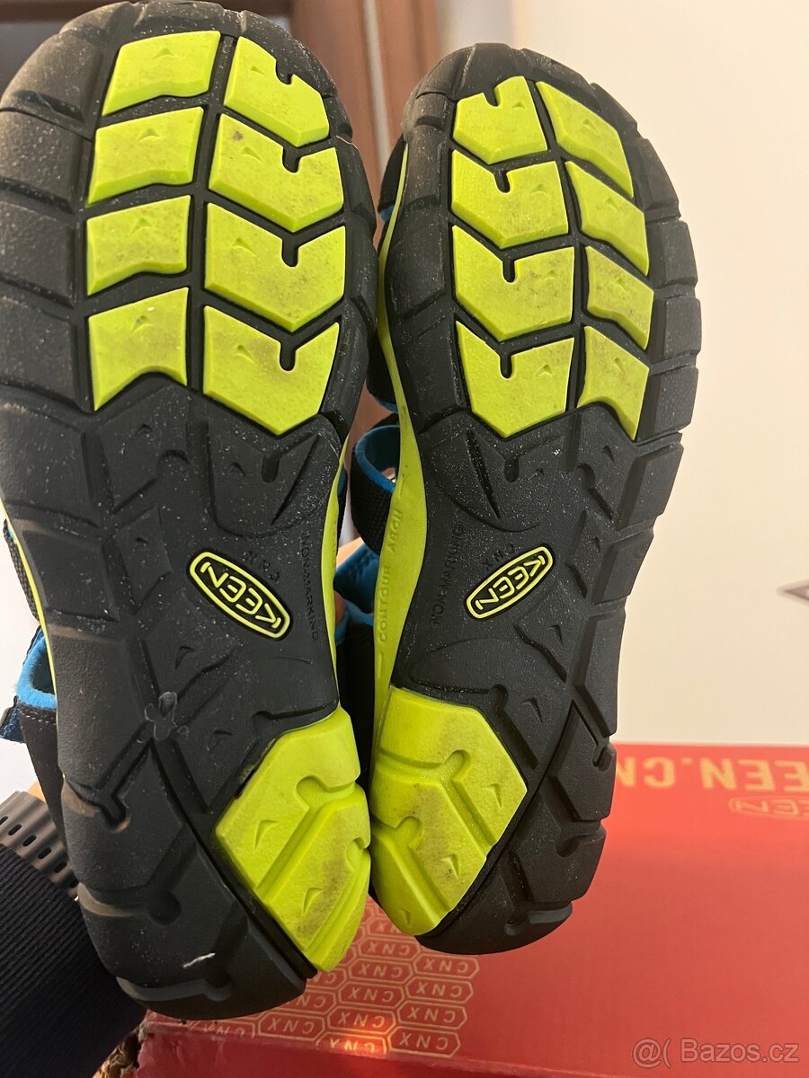 Boty letni zn.Keen vel.39 - 6