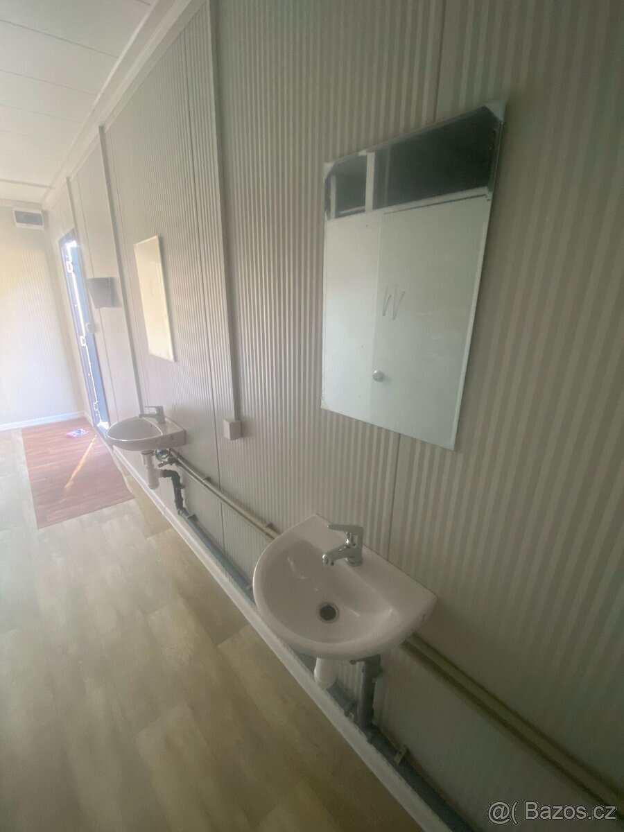 Sanitární kontejner PMP o rozměru 3 x 6 m - 6