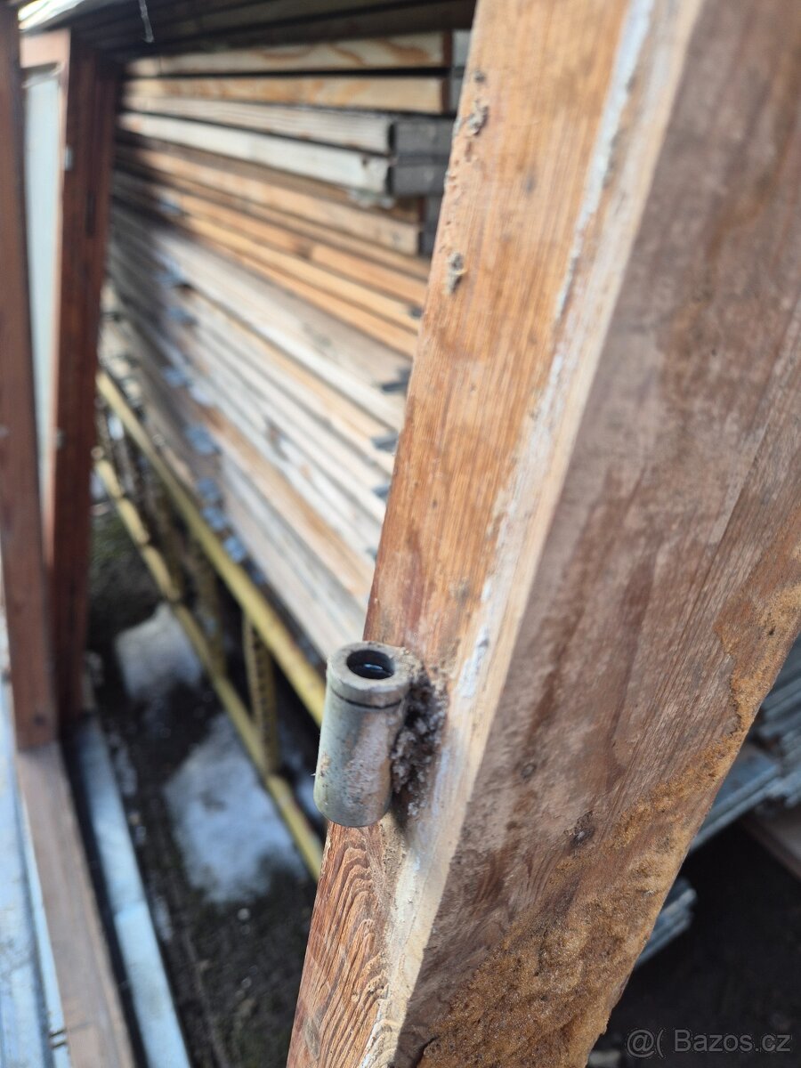 Dřevěné okno + rám - 6