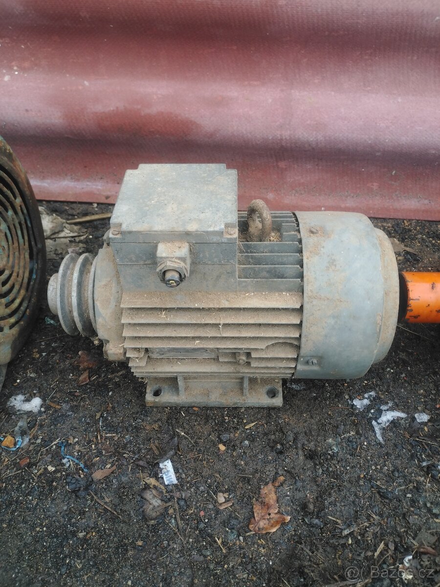 Prodám tři elektomotory - 6