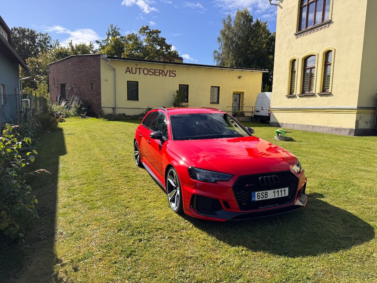 Audi RS 4 - 6