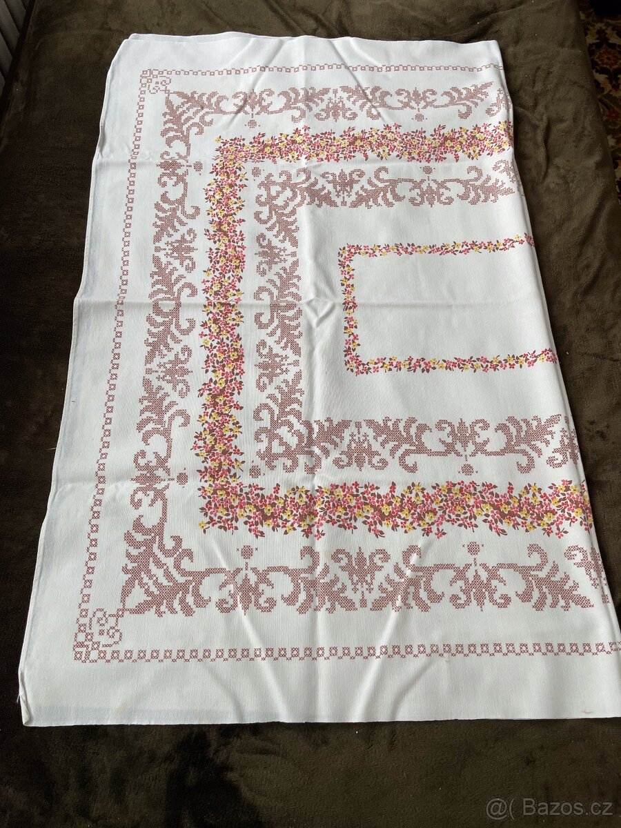 Prodám zachovalé starší ubrusy. Levně - 6