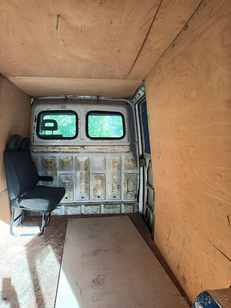 Renault Master, 2,5 D (dle vykonu v kW se jedna o turbo) - 6