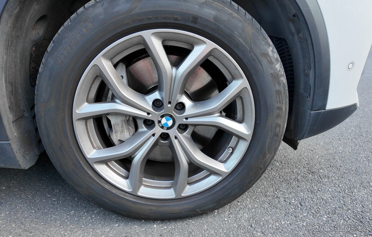 BMW X5 45e xDrive + zimní pneu - 6